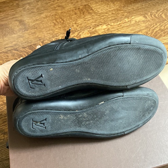 Men’s Louis Vuitton sneakers - Picture 7 of 8